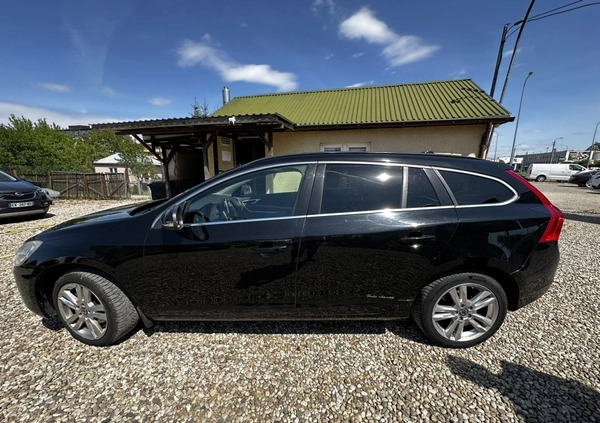 Volvo V60 cena 33600 przebieg: 273000, rok produkcji 2011 z Białystok małe 254